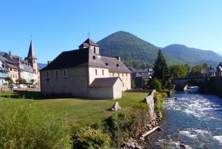 Agreable Maison Au Centre D'Arreau Pour 8 Pers Exterior photo
