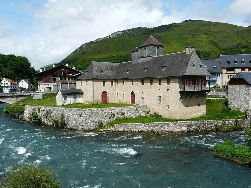 Agreable Maison Au Centre D'Arreau Pour 8 Pers Exterior photo
